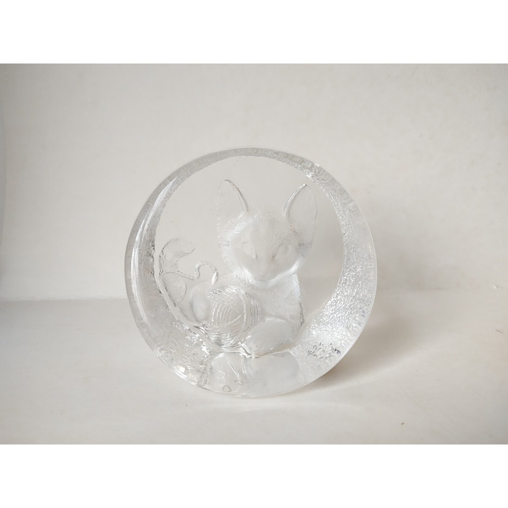 Mats Jonasson cat yarn kitten paperweight Sweden Crystal